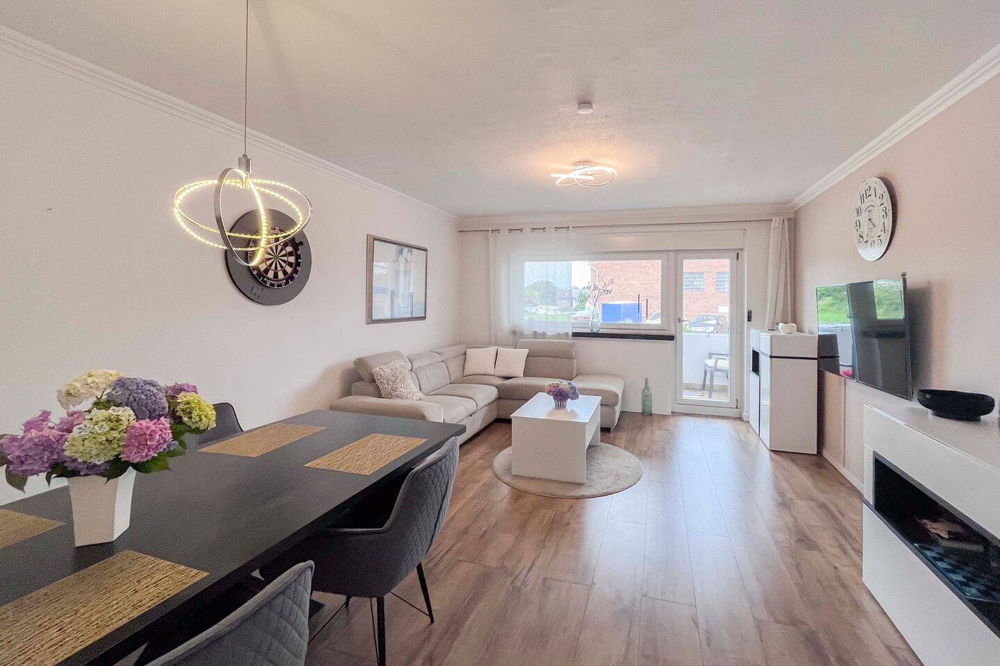 Stilvolle 4-Zimmer-Wohnung mit Balkon, Stellplatz & großzügigem Gartenbereich – Leverkusen – Vorschaubild 3
