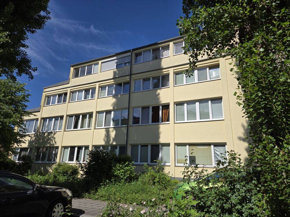* HÜBSCHES 1-Zi-APARTMENT + STELLPLATZ in ruhiger, zentraler Wohnlage, NÄHE STADTPARK und MERCADO * – Nürnberg – Vorschaubild 2