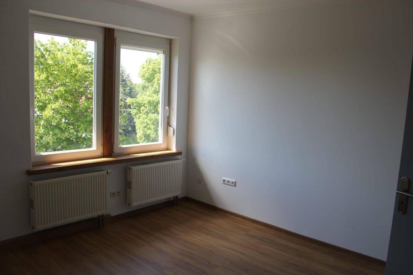 Helle, modernisierte 3-4 Zi.-Whg (103 m2)zzgl. 40 m2 Dachterasse – Steinach – Vorschaubild 3
