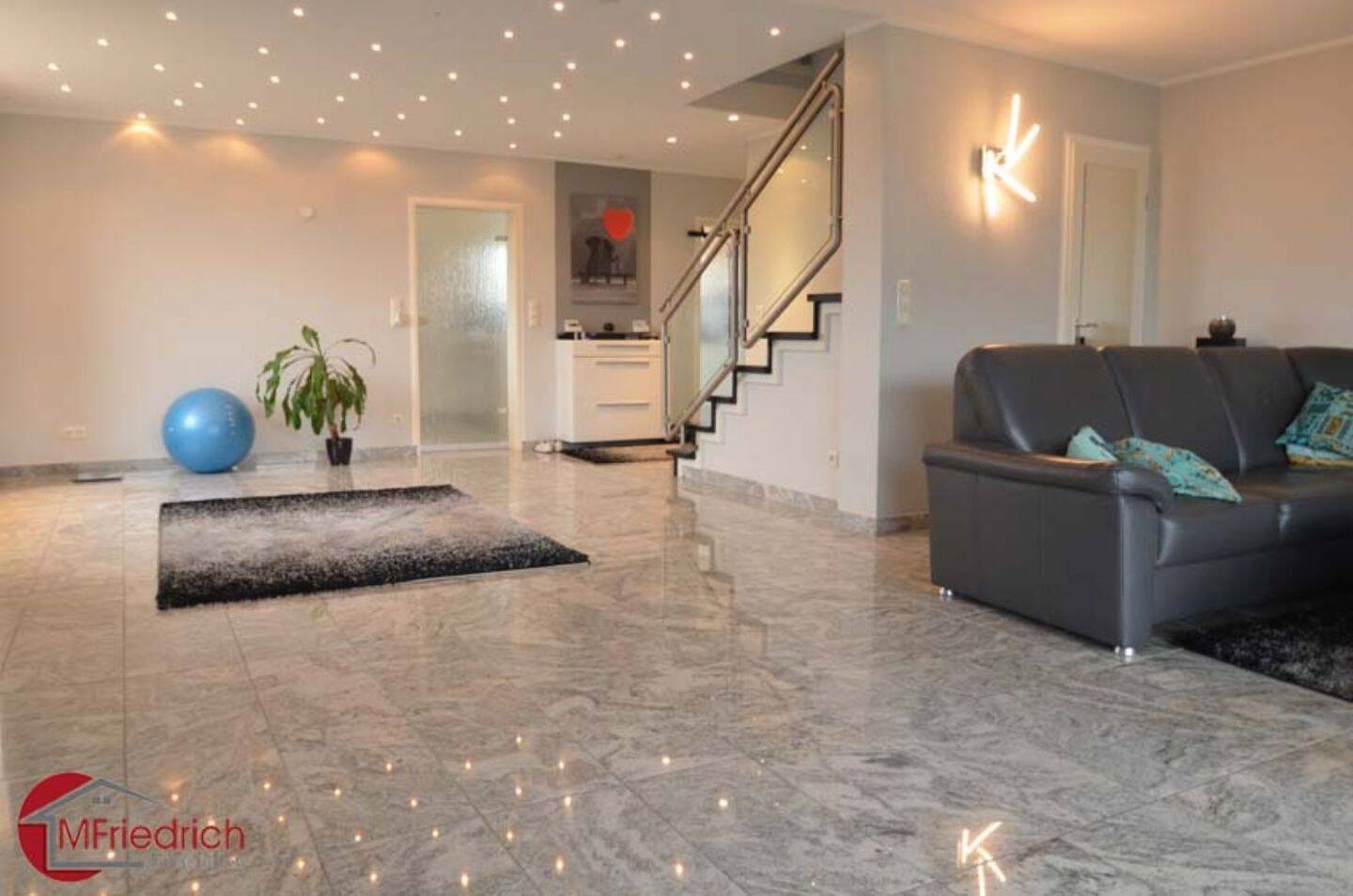 *** HAUS IM HAUS *** Penthouse - Maisonette mit 2 Sonnen-Balkonen, TG-Stellplatz & EBK möglich – Bochum – Vorschaubild 6