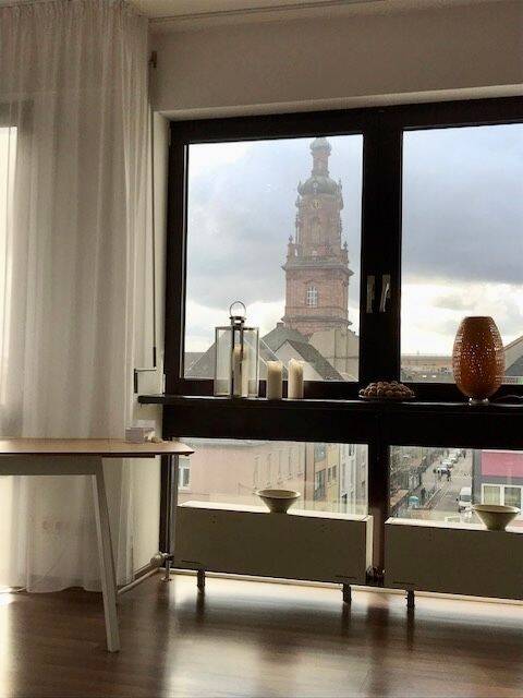 Stadtleben pur: großzügige 2-Zimmer Wohnung auf zwei Ebenen