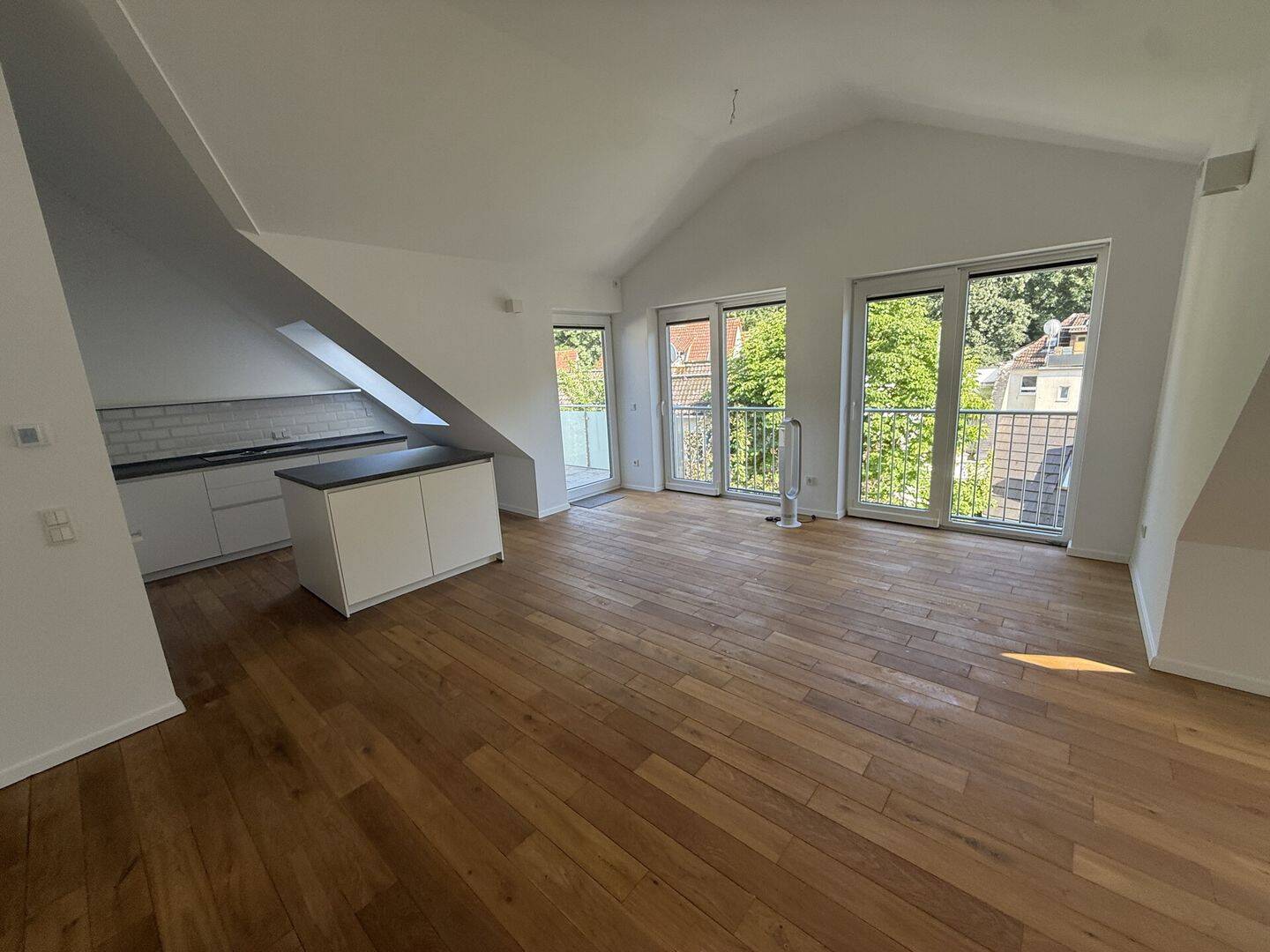 Modernes Wohnen mit Stil - Exklusive Dachgeschosswohnung in begehrter Lage von Wiesbaden-Sonnenberg – Wiesbaden – Vorschaubild 8