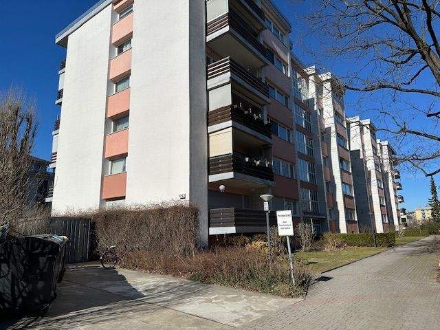 Kapitalanlage! hochwertige Eigentumswohnung mit Tiefgaragenstellplatz – Berlin – Vorschaubild 8