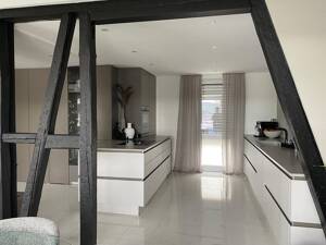 Design trifft Gemütlichkeit: Kernsaniertes Juwel mit Terrasse, High-End-Ausstattung, PV & Klima – 70329 Stuttgart – Vorschaubild 6