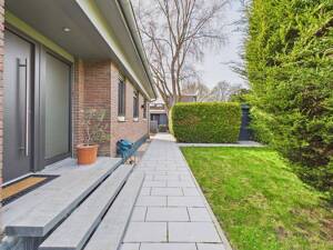 Stilvoller Bungalow mit schönem Garten und Garage in begehrter, familienfreundlicher Wohnlage – 55128 Mainz – Vorschaubild 2