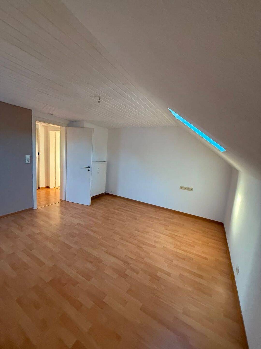 Gepflegte Dachgeschosswohnung im 3-Familienhaus in zentraler Lage – Hamm – Vorschaubild 9