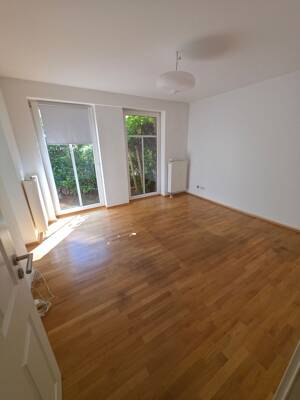 Charmante 3-Zimmer-Wohnung mit Balkon und Terrasse in Wenigenjena, Jena