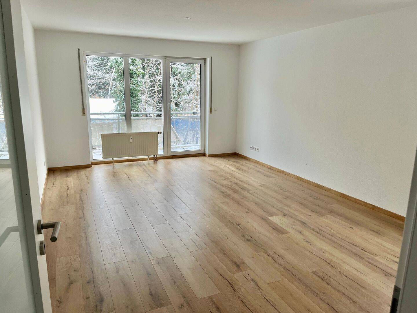 Ruhig gelegene 3-Zimmer-Wohnung mit 2 Balkonen und TG-Stellplatz im begehrten Blasewitz – Dresden – Vorschaubild 4