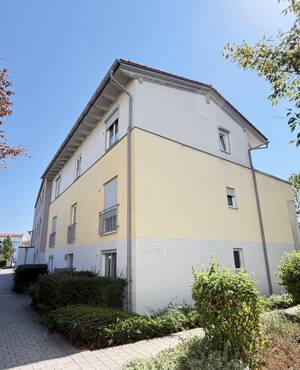 **3-ZIMMER-WOHNUNG MIT - DUSCHBAD EN SUITE UND DACHTERRASSE** – 85586 Poing – Vorschaubild 2
