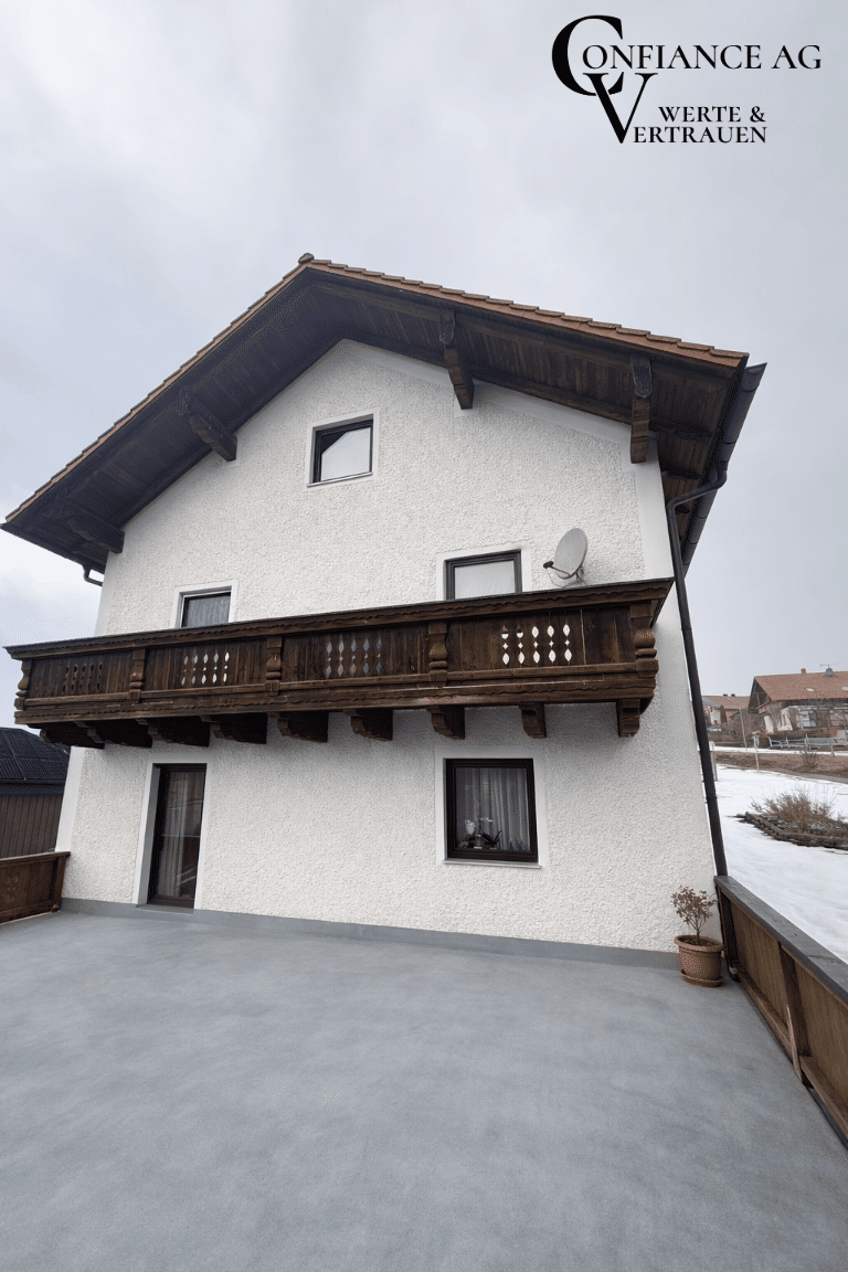 Zweifamilienhaus mit großem Potenzial für Handwerker und Gestalter – Untergriesbach – Vorschaubild 3