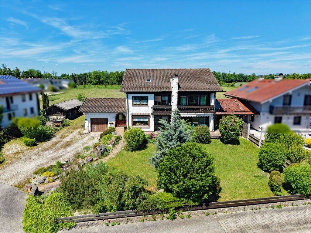 Haus mit viel Wohnraum und LKW-Garage – Teising – Bild 1 von 9