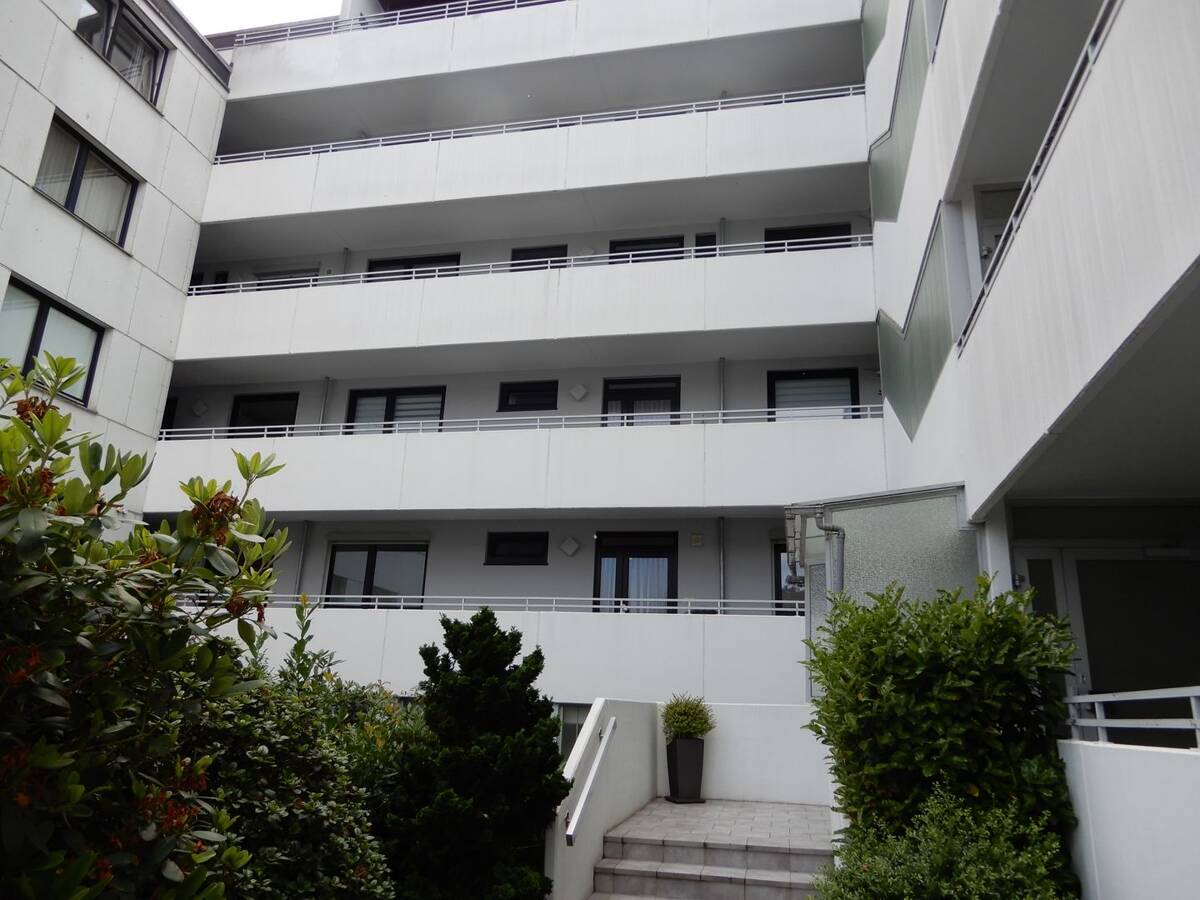 Horn - Nößlerstr. - ruhig gelegene Eigentumswohnung - ca. 80m² - Fahrstuhl - 1. Etage - Gemeinschaftspool & Sauna - PKW Stellplatz - Keller - Balkon – 28359 Bremen – Bild 1 von 9