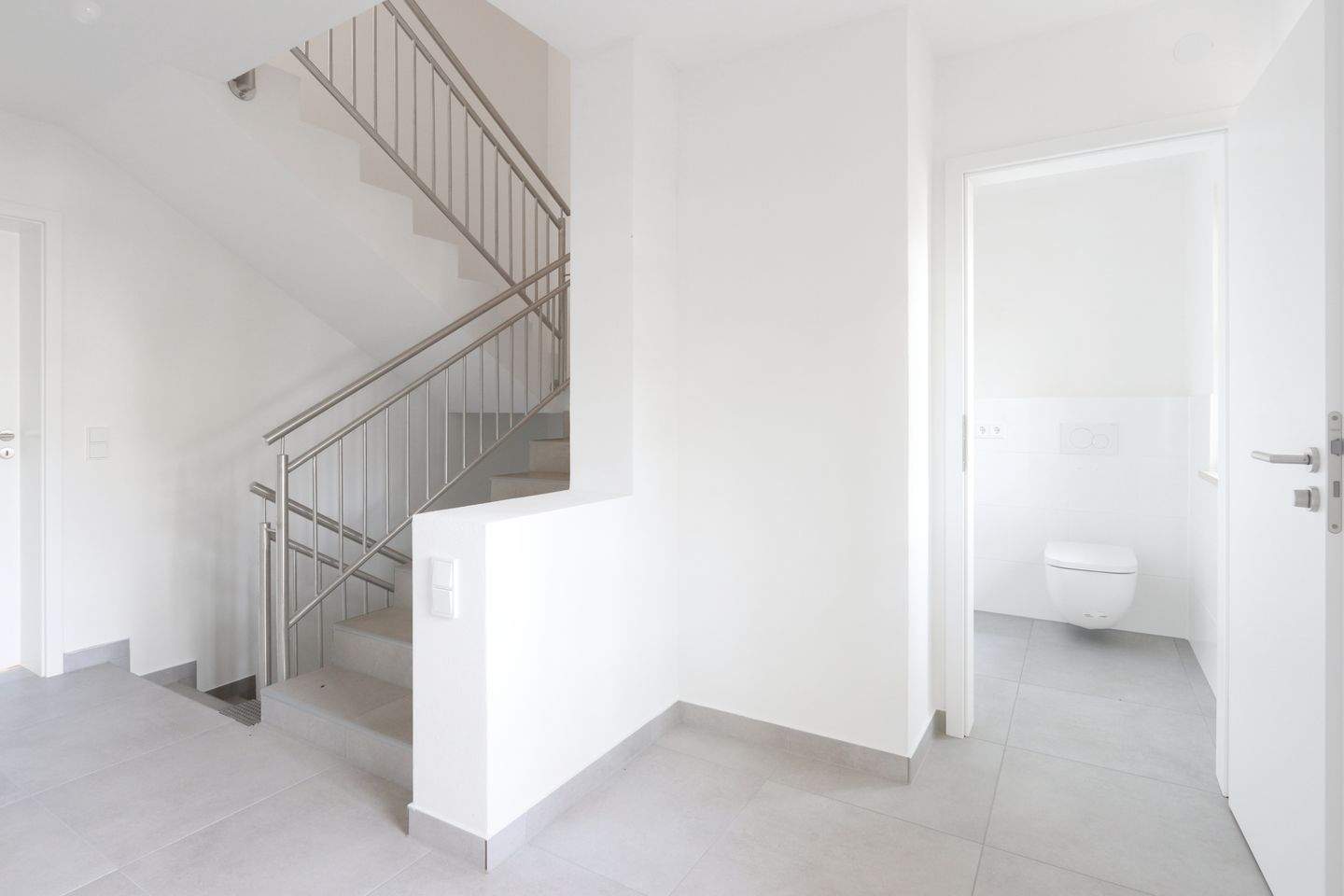 Modern wohnen, ruhig leben – Top Saniertes Einfamilienhaus mit Terrasse und Garage – Wolfratshausen – Vorschaubild 9