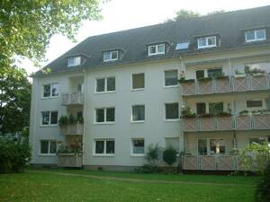 *** Moderne 3,5-Zi-Wohnung mit Balkon in beliebter Lage von Essen-Frohnhausen *** – 45144 Essen – Vorschaubild 2