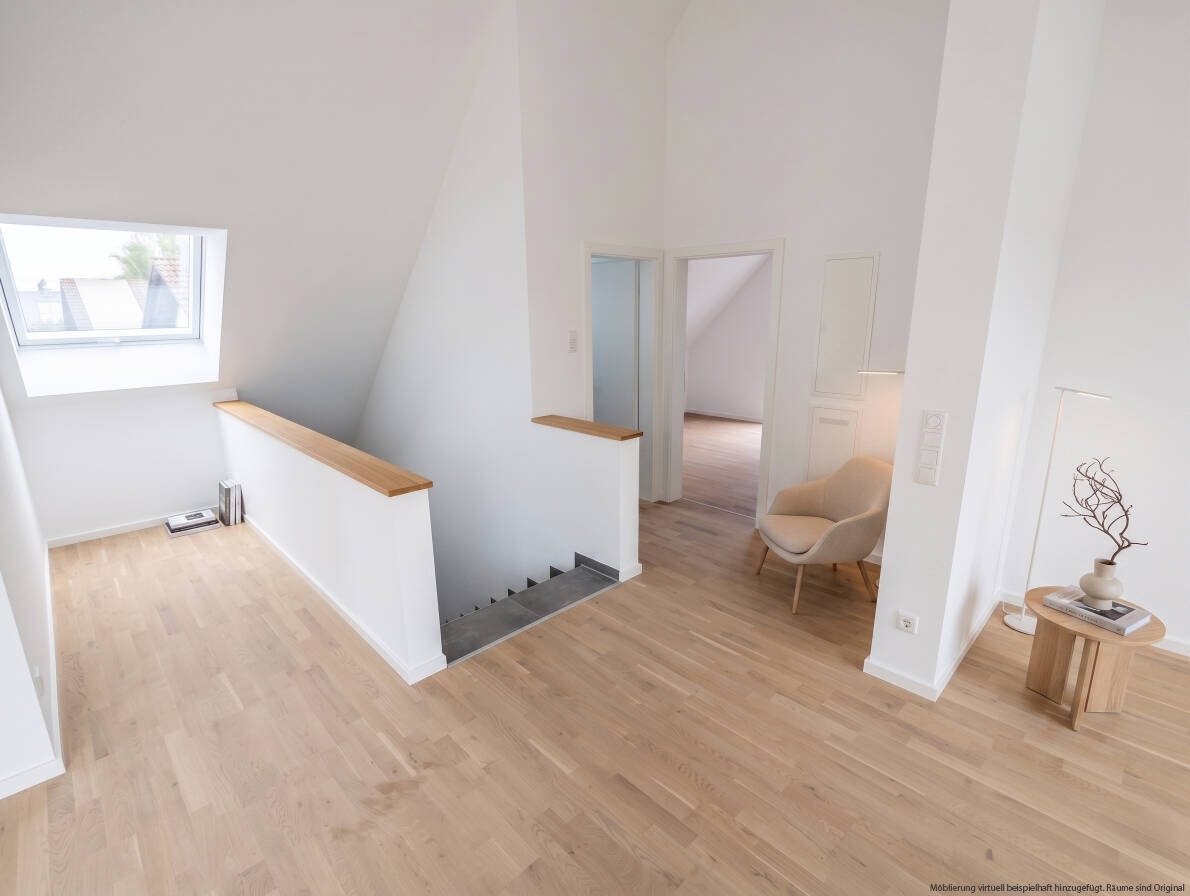 Helle Dachgeschosswohnung mit Loggia und Balkon – München – Vorschaubild 3