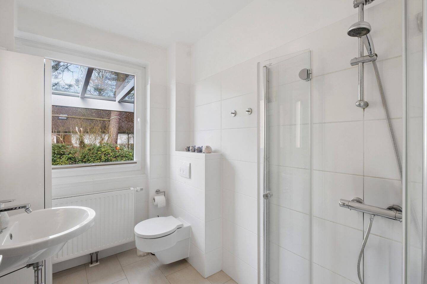 Großzügiges Einfamilienhaus, Garten & Wellnessbereich - viel Platz für die ganze Familie – Hamburg – Vorschaubild 9