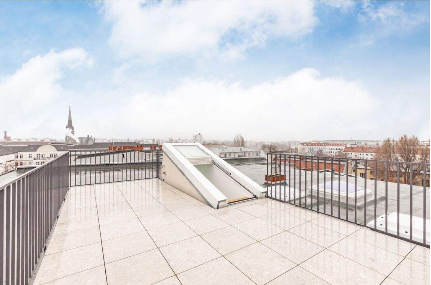 Luxuriöses Penthouse mit 360-Grad-Dachterrasse und exklusivem Wohnkomfort – Berlin – Vorschaubild 6