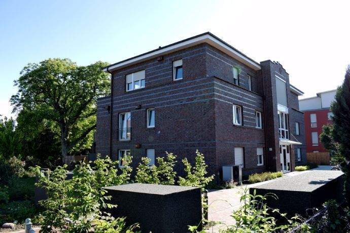 2-Zimmer-Wohnung im 1.OG mit Balkon