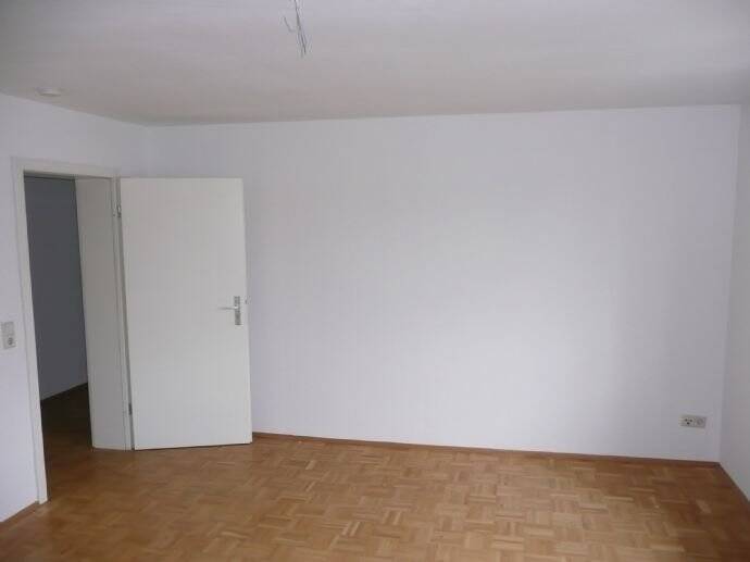 NEU! GROSSE 3 RAUM WOHNUNG MIT 2 BALKONEN – Pirna – Vorschaubild 7