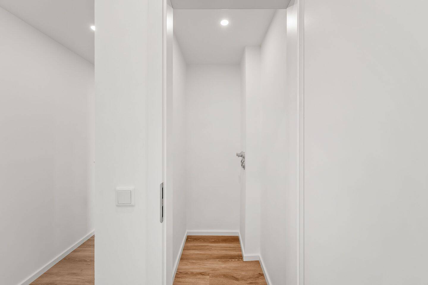 Modernisierte 2-Zi.-Wohnung mit top Grundriss und zwei Balkonen – Nürnberg – Vorschaubild 4