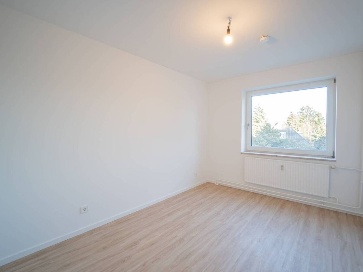 Neu saniertes Highlight: Helles Zuhause mit hochwertiger Ausstattung vor Schnelsen – 22457 Hamburg – Bild 1 von 6