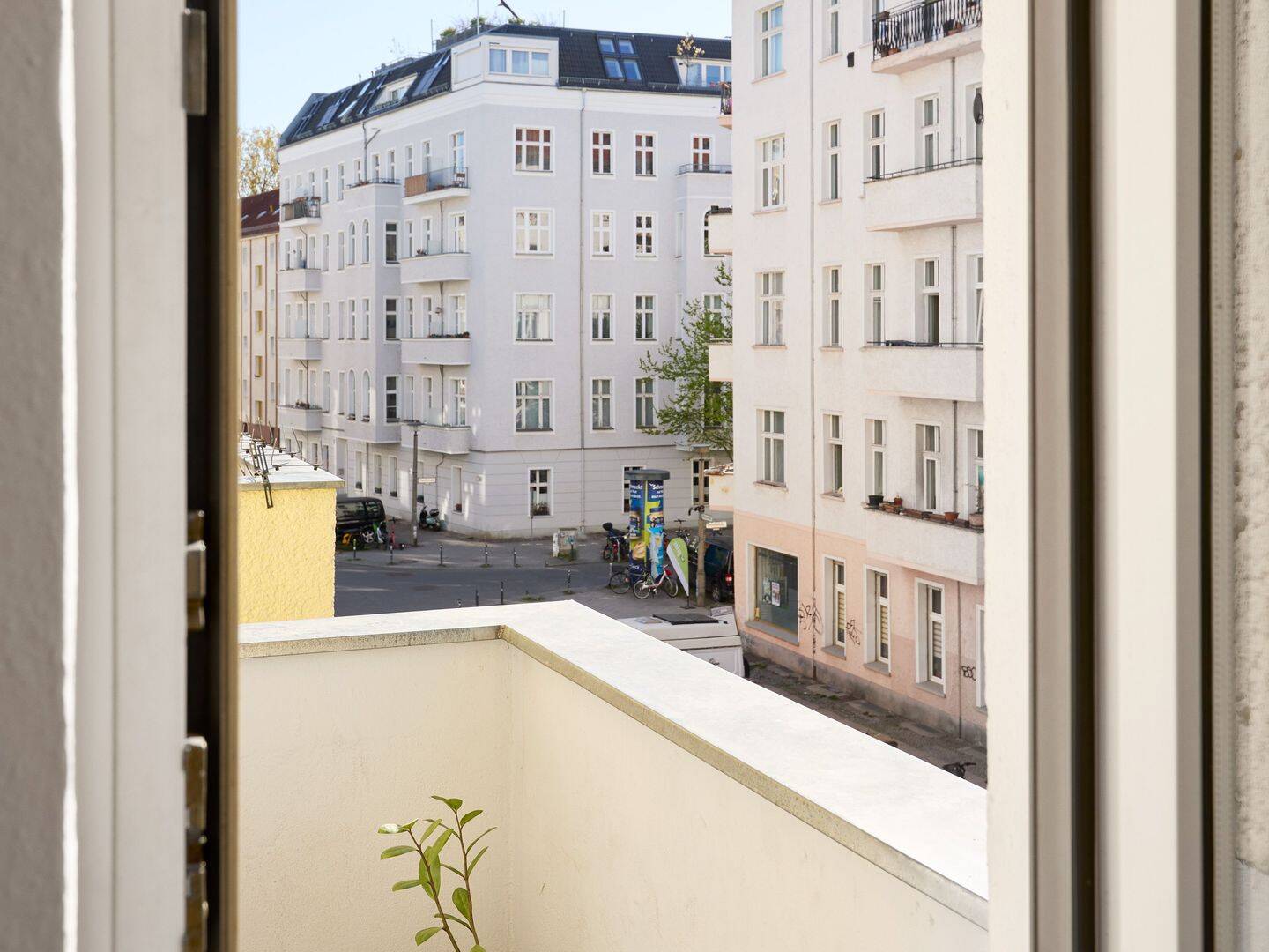 Kompakte 1-Zimmer-Wohnung mit Westbalkon in Friedrichshain – Berlin – Vorschaubild 3
