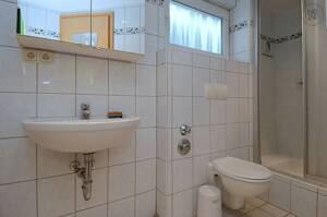 Möblierte 2-Zimmer Dachgeschosswohnung in der Wiesbadener Innenstadt – 65183 Wiesbaden – Vorschaubild 4