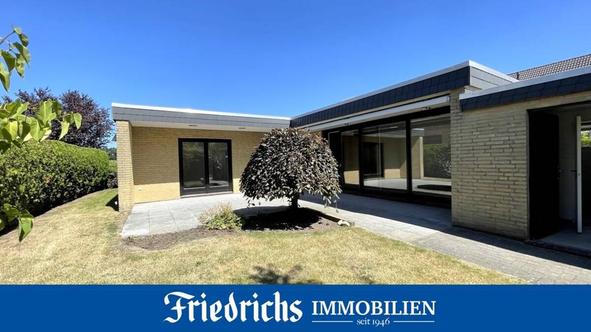 Attraktiver Bungalow mit Garage, Terrasse und Kamin in stadtnaher, begehrter Wohnlage in Oldenburg – 26127 Oldenburg – Bild 1 von 9