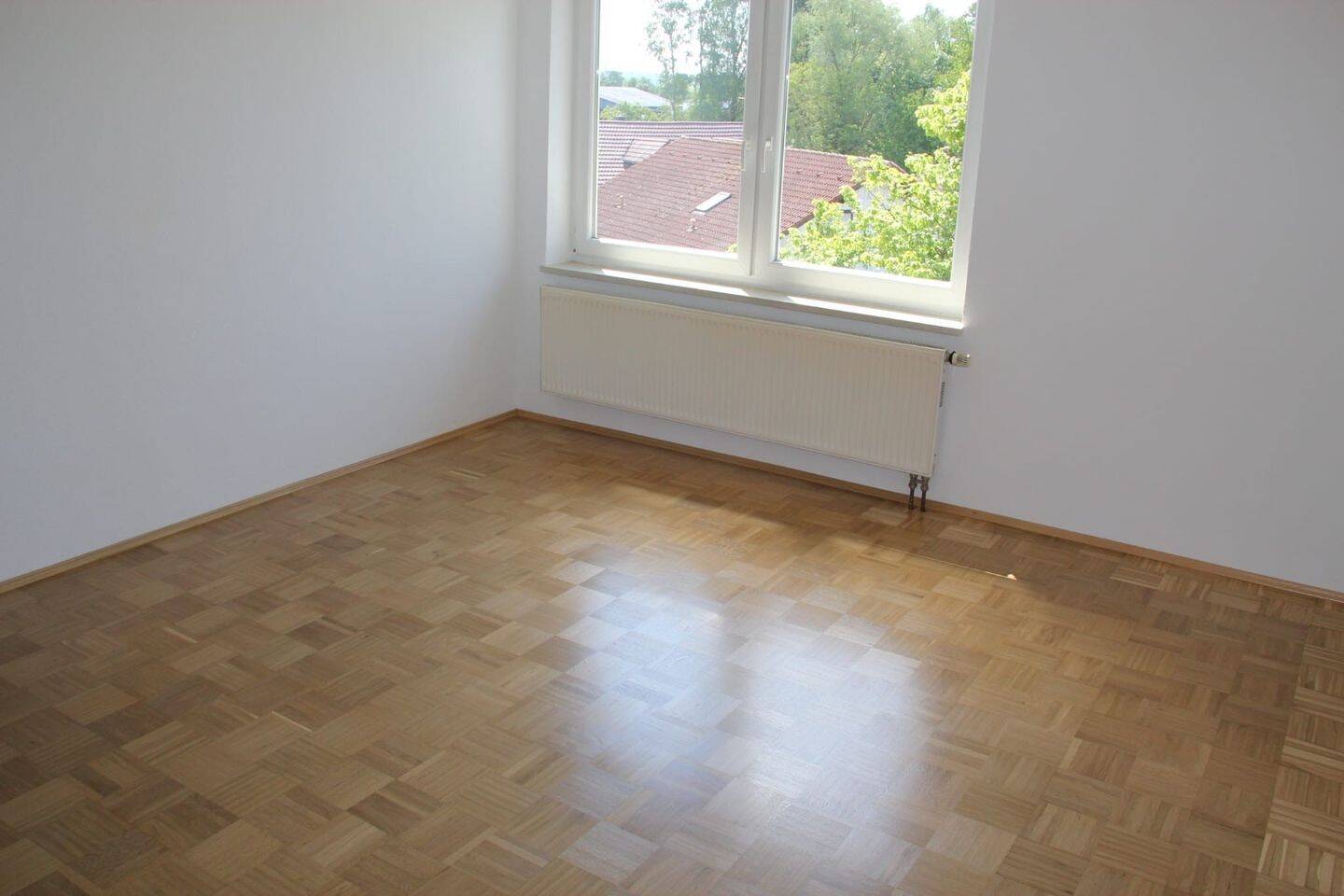 Helle, modernisierte 3-4 Zi.-Whg (103 m2)zzgl. 40 m2 Dachterasse – Steinach – Vorschaubild 5