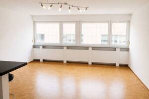 Provisionfrei: Bezugsfreie, helle 2-Zimmer-Wohnung mit Aufzug in begehrter Lage Stuttgart-West – 70178 Stuttgart – Vorschaubild 2