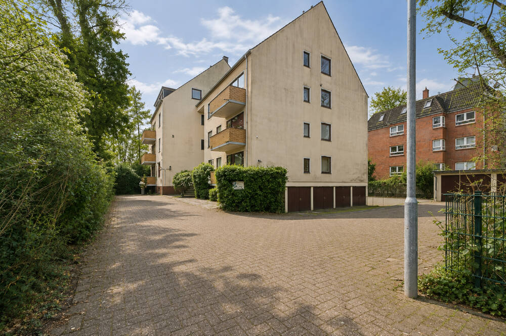 Wohnen in zweiter Reihe: Voll saniert und zentral gelegen. – Bremen – Vorschaubild 2