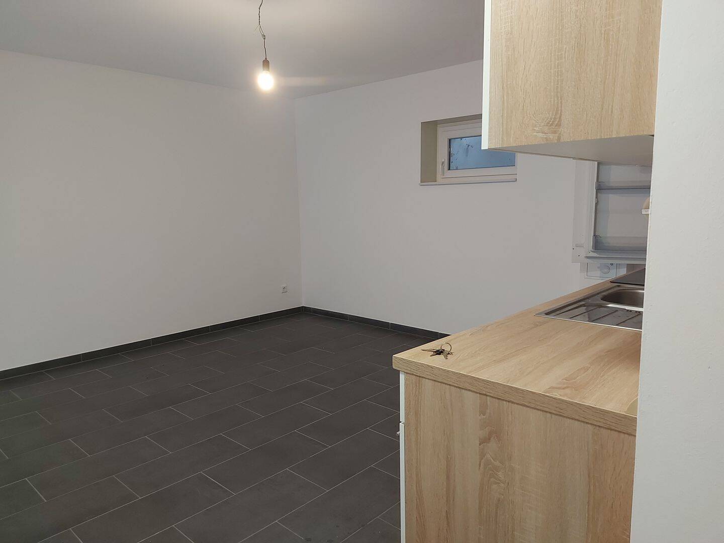 Ruhige 1 Zimmer Wohnung (Souterrain) in Top Lage – Fürth – Vorschaubild 2