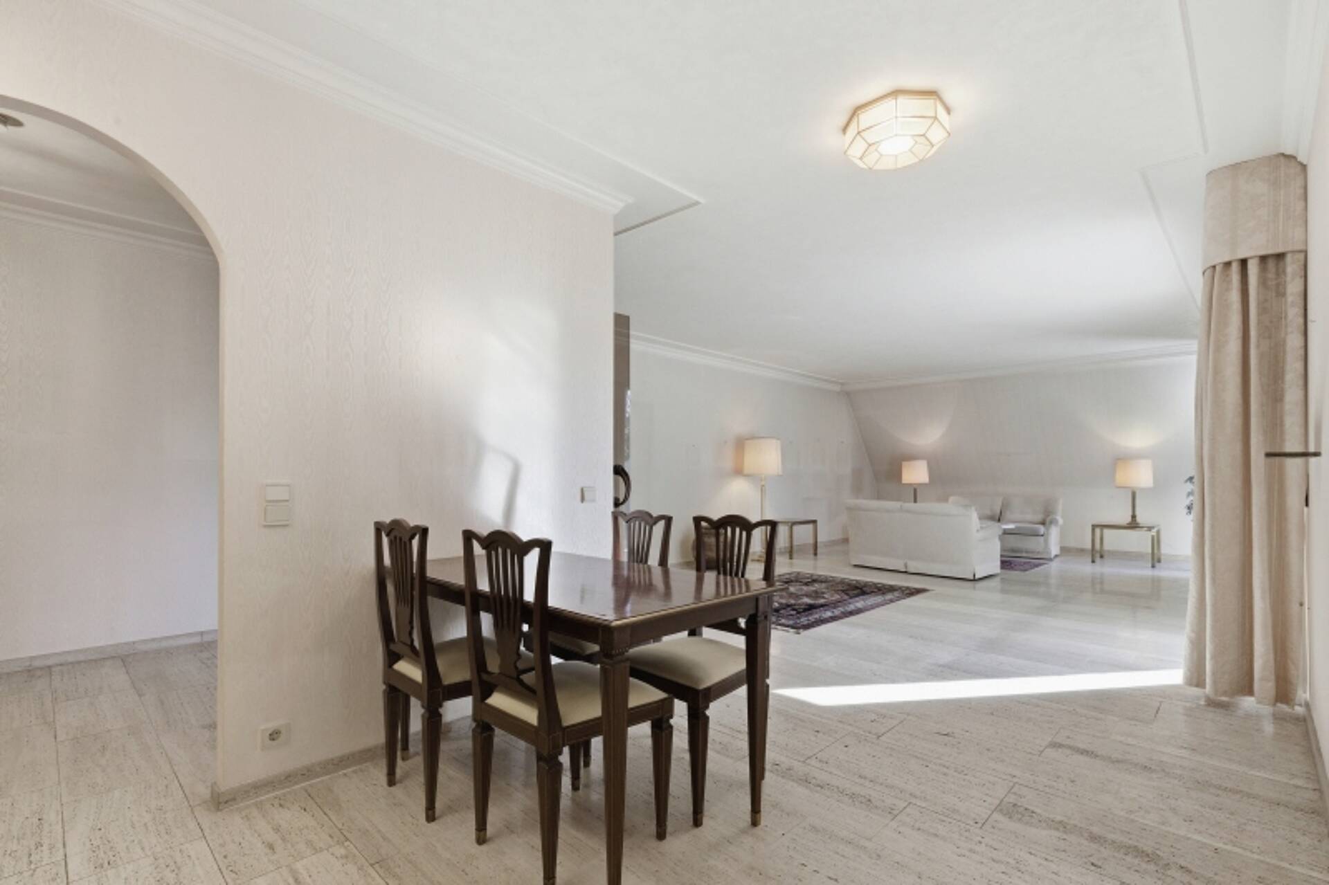 Etagenwohnung in 50968 Köln mit 150 m² kaufen