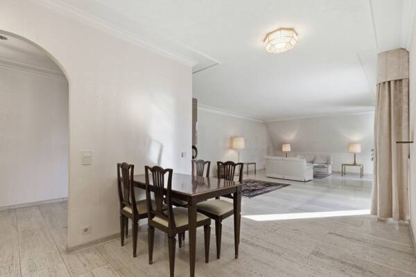 Etagenwohnung in 50968 Köln mit 150 m² kaufen