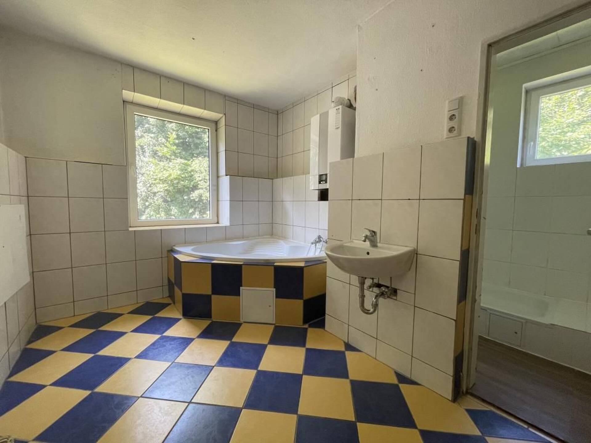 Mehrfamilienhaus in 24113 Kiel mit 144,77 m² kaufen