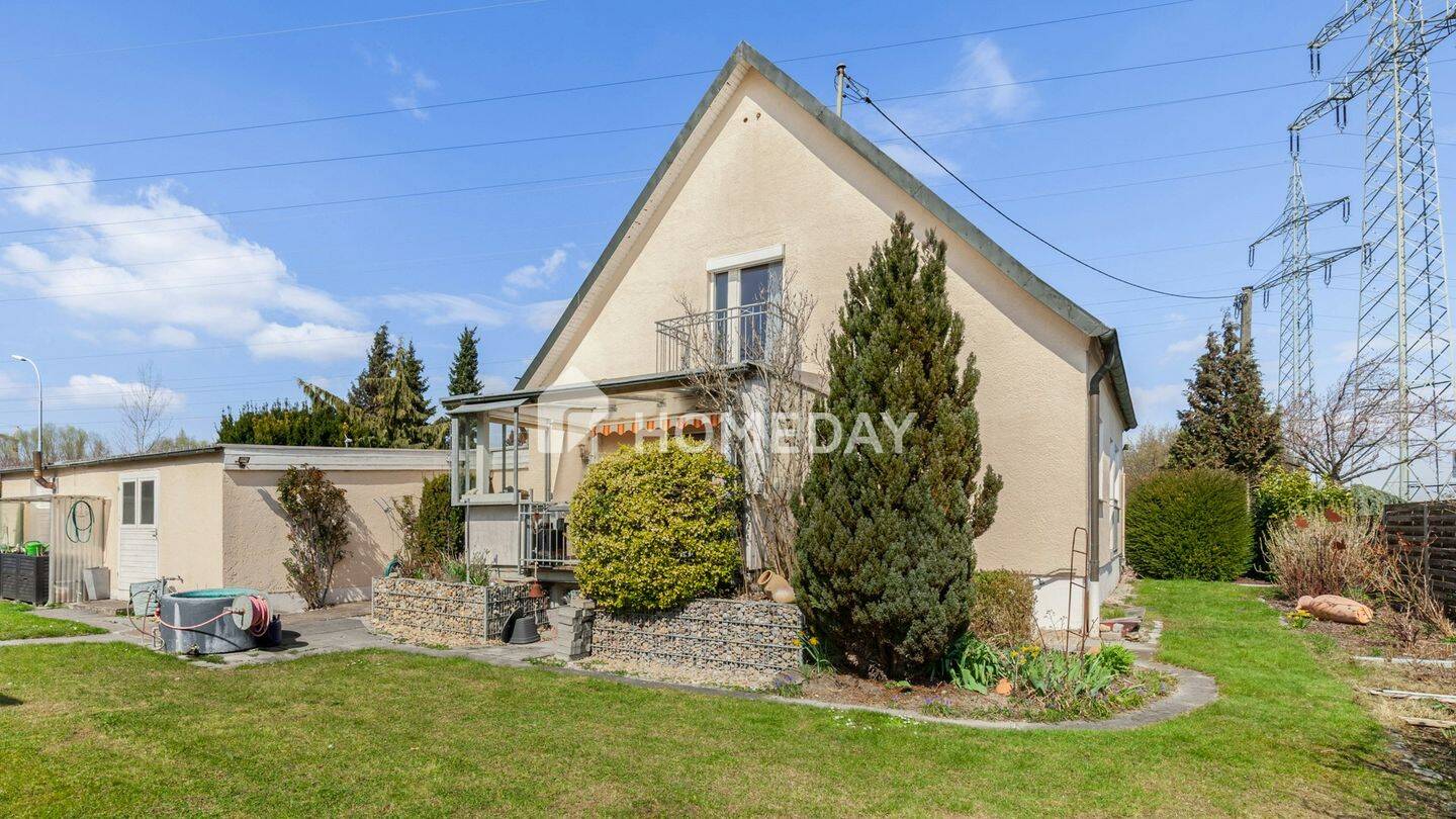 EFH auf großzügigem Grundstück mit EBK, Garage & Terrasse - leerstehend & bereit für Ihre Ideen – Ingolstadt – Vorschaubild 2