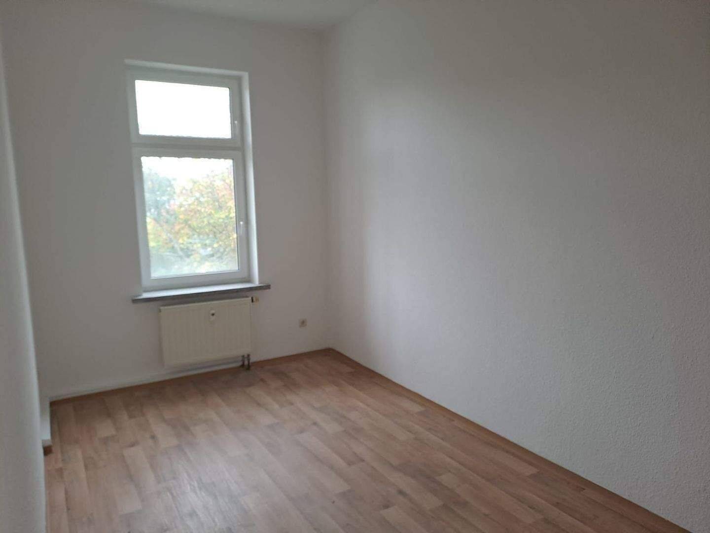 3-Raumwohnung mit Balkon und Badewanne – Chemnitz – Vorschaubild 4