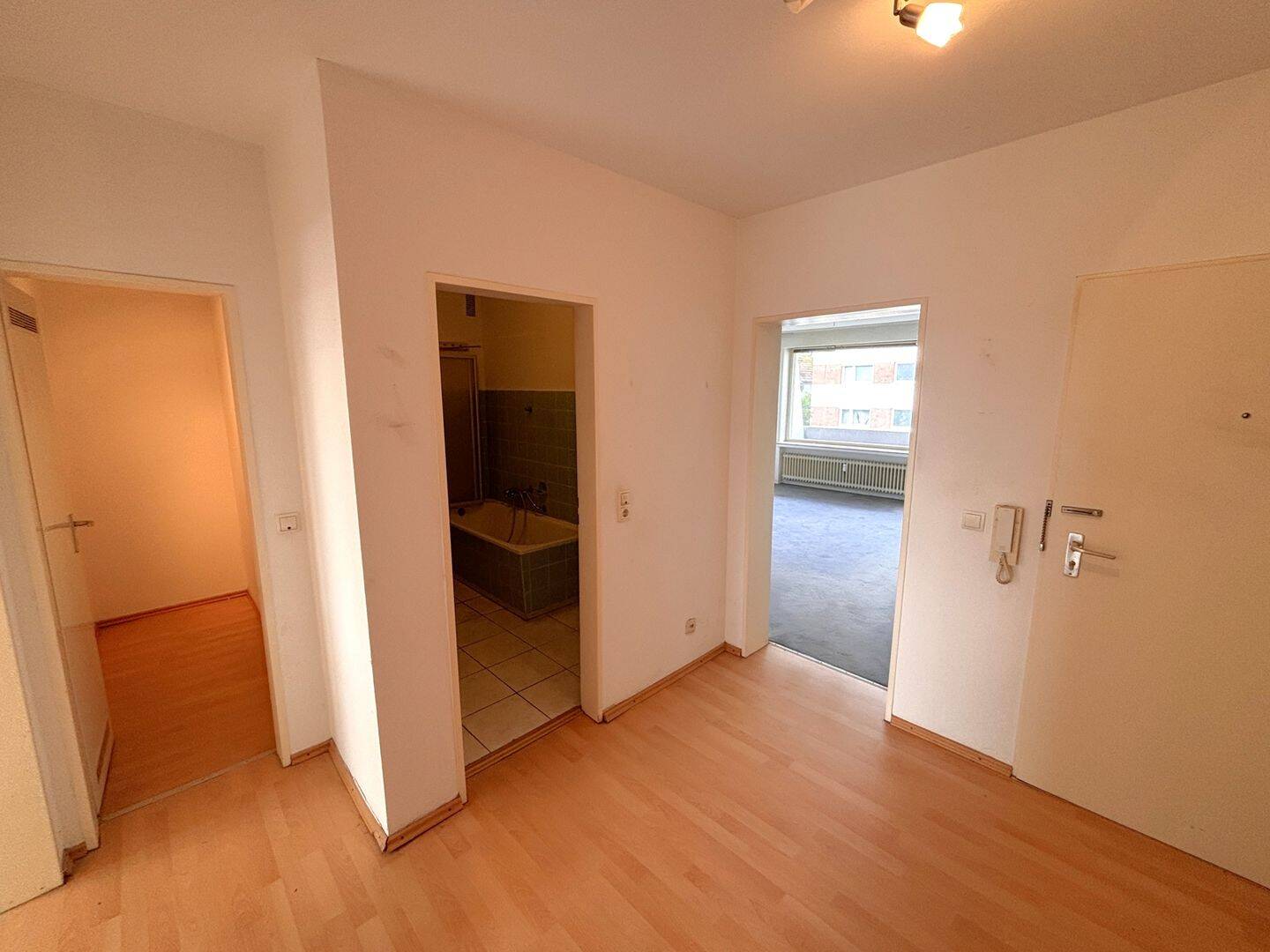 Leerstehende 2-Zimmer-Eigentumswohnung mit Balkon in Oldenburg/Nadorst – Oldenburg – Vorschaubild 7