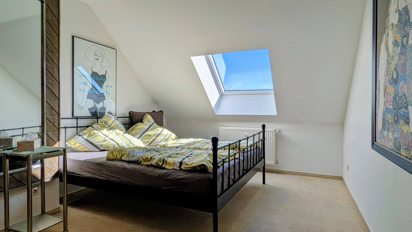 Modernisierte Wohnung "Dachgold" in Meiderich – Duisburg – Vorschaubild 9