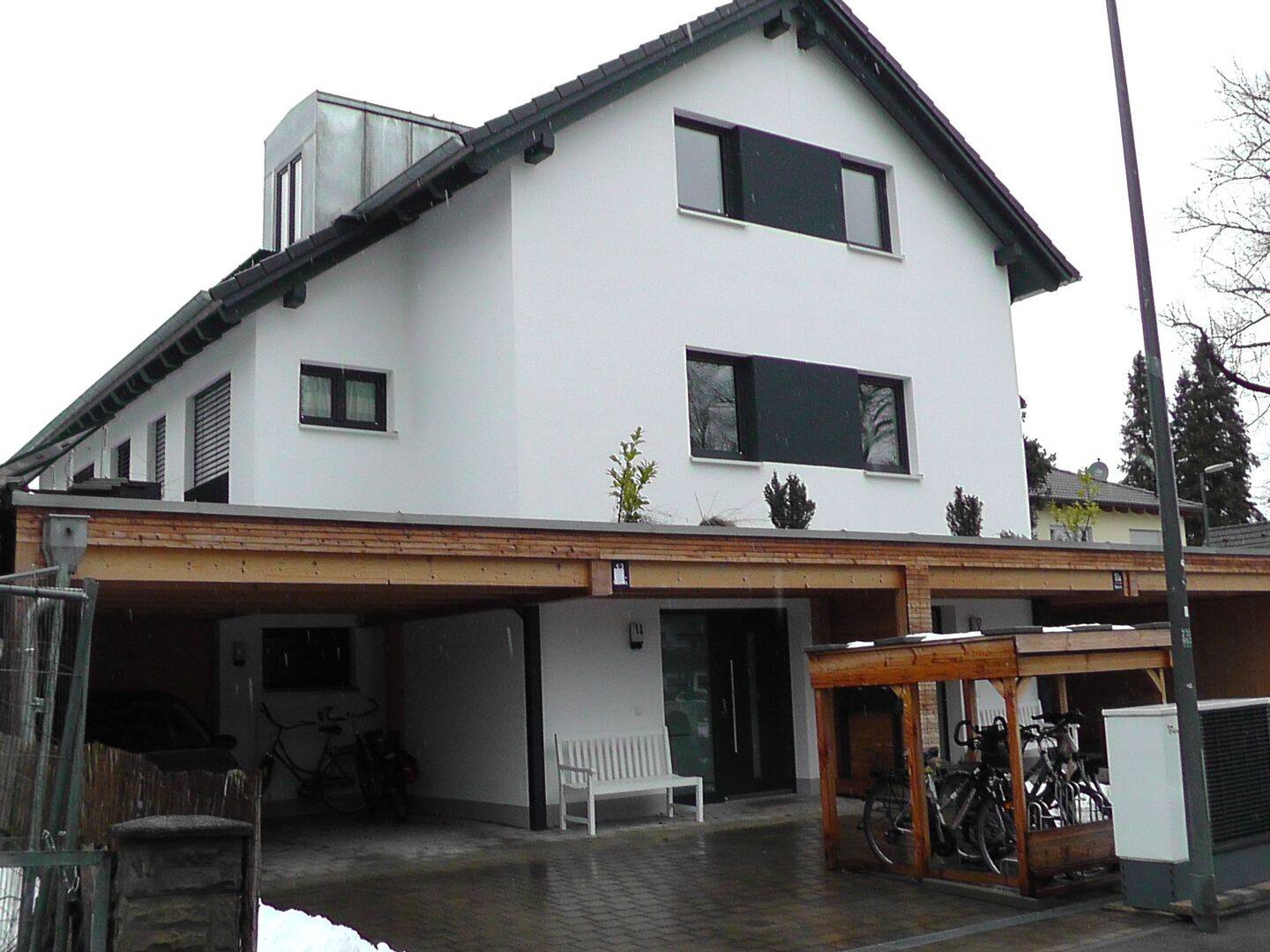 Möblierte 2 Zimmer, Maisonetten-Dachgeschosswohnung mit Dachterrasse, inkl. Nebenkosten