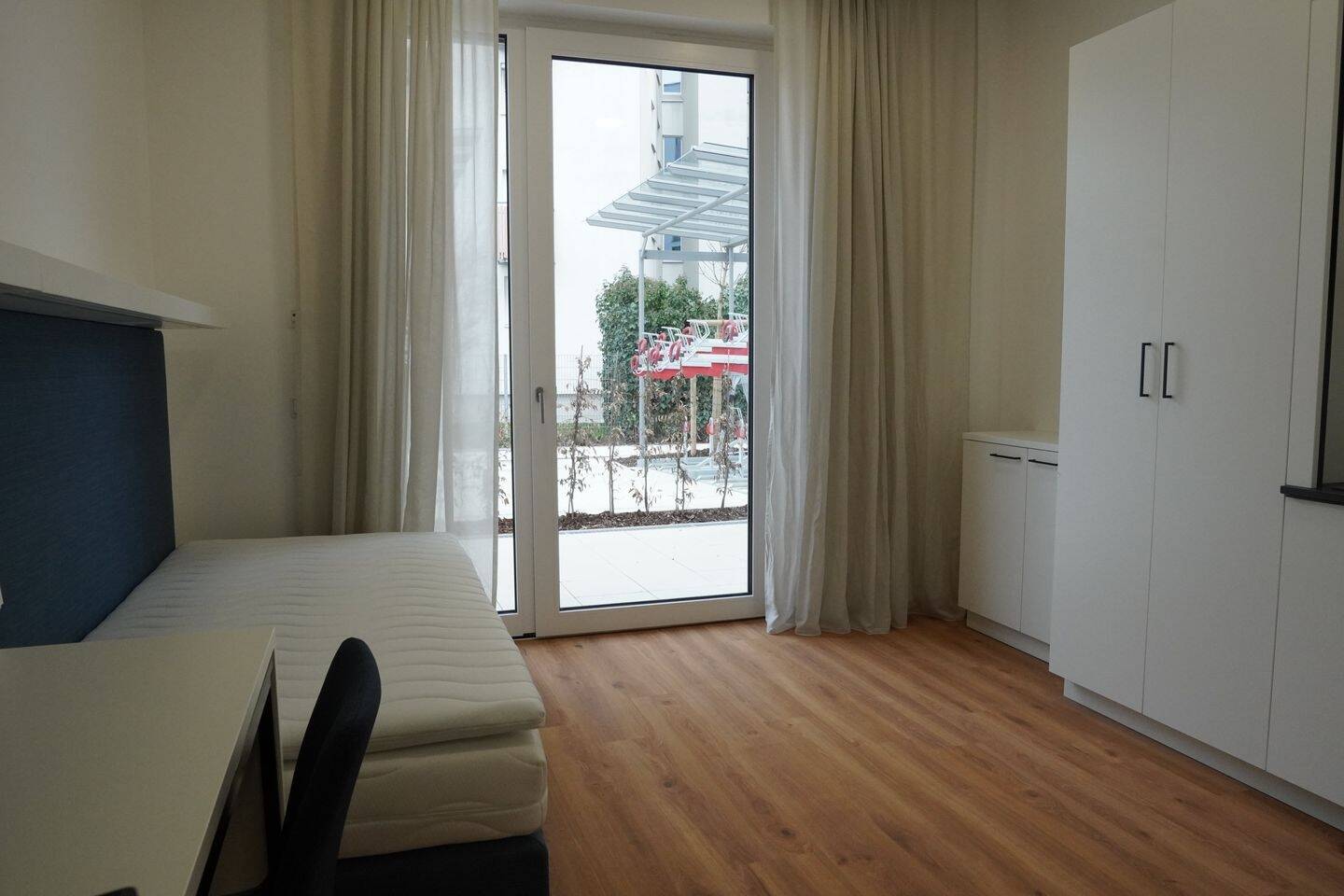 DONAU SIDE: Modernes STUDENTEN Apartment mit Terrasse, Fitnessstudio & Co-Working – Ingolstadt – Vorschaubild 2