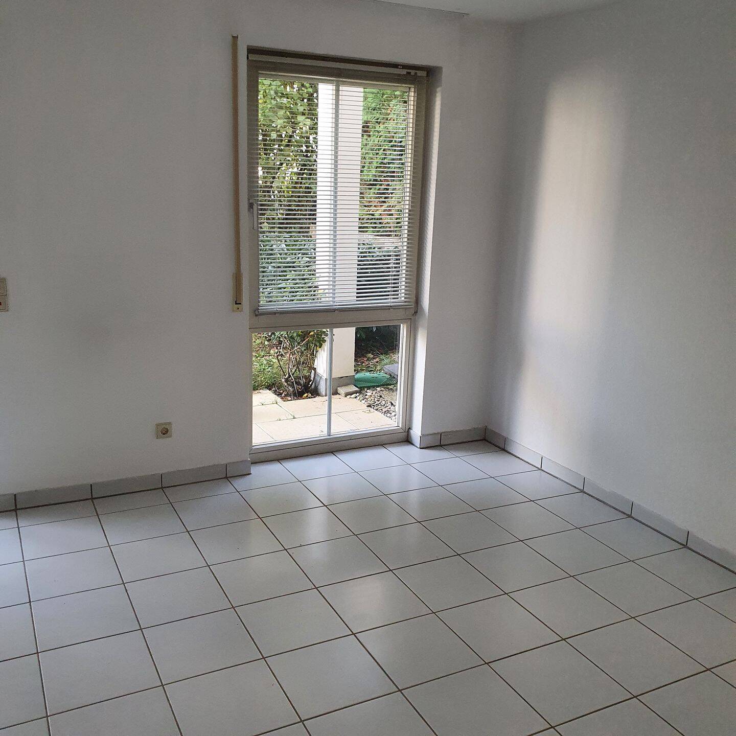 Attraktive 3-Zimmer-Wohnung mit Terrasse und Einbauküche in Pforzheim/Rodgebiet (Südweststadt) – Pforzheim – Vorschaubild 5