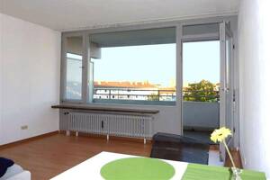 vermietete 1-Zimmer-Wohnung mit tollem Bergblick – 81547 München – Vorschaubild 3