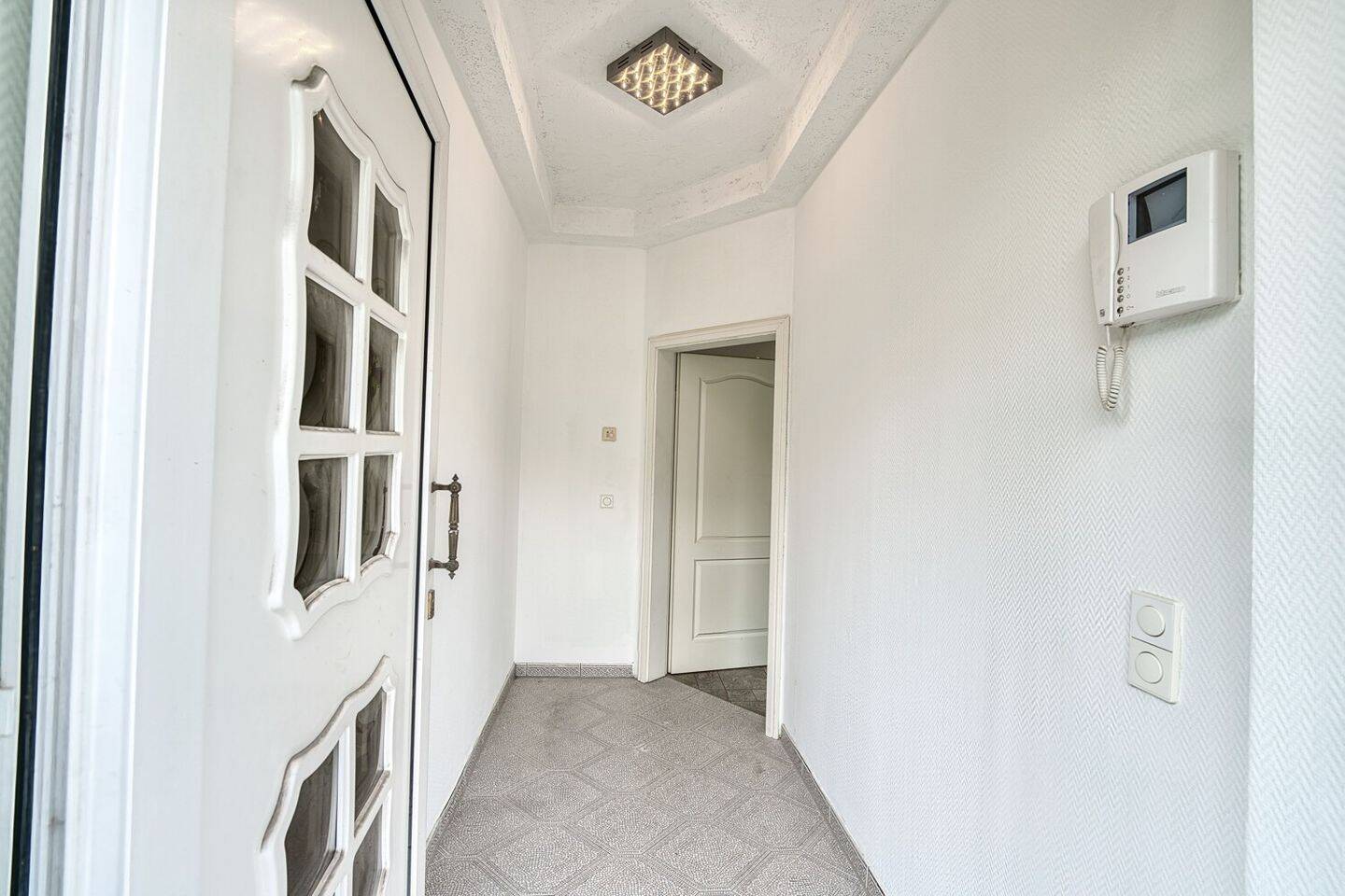 Wohnen mit viel Platz, Einfamilienhaus mit zusätzlicher Ebene und Gartenparadies – Berlin – Vorschaubild 6