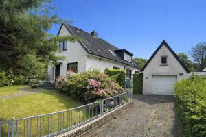 Poppenbüttel: Freistehendes Ein-/Zweifamilienhaus in allerbester und ruhiger Südlage nähe Alster