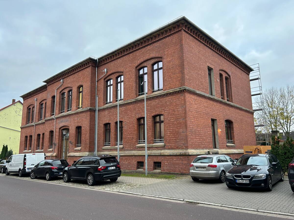 Exklusive 3- Zimmer Wohnung mit EBK,Balkon u. SP zu vermieten! – 39164 Wanzleben-Börde – Bild 1 von 9