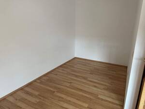 1-Raum-Whg. am Stadtrand von Jena im Dachgeschoß in Jena-Cospeda – Am Windknollen 3, 7751 Jena – Vorschaubild 2