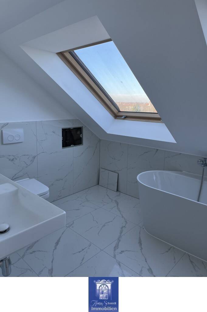 Exklusiv Wohnen! Grandiose Aussicht, Fußbodenheizung, Gäste-WC! – Dresden – Vorschaubild 9