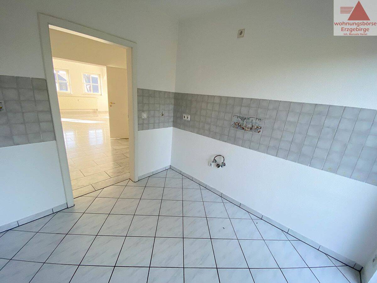 Wunderschöne Maisonette-Wohnung mit Balkon und Tageslichtbad – Chemnitz – Vorschaubild 3