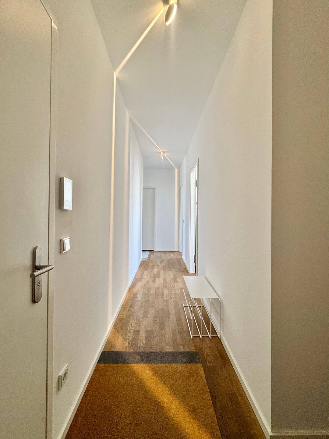 Neubau Penthouse im obersten Geschoss mit zwei Terrassen und Wasserblick – Berlin – Vorschaubild 4